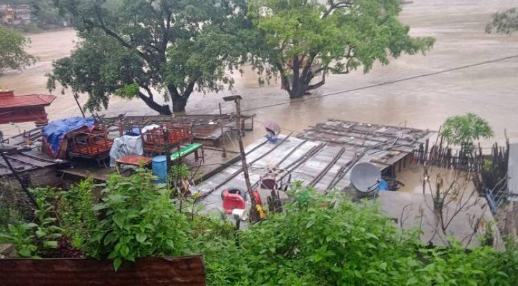 अविरल वर्षाका कारण रिडीमा ५ घर विस्थापित, सतर्क रहन आग्रह