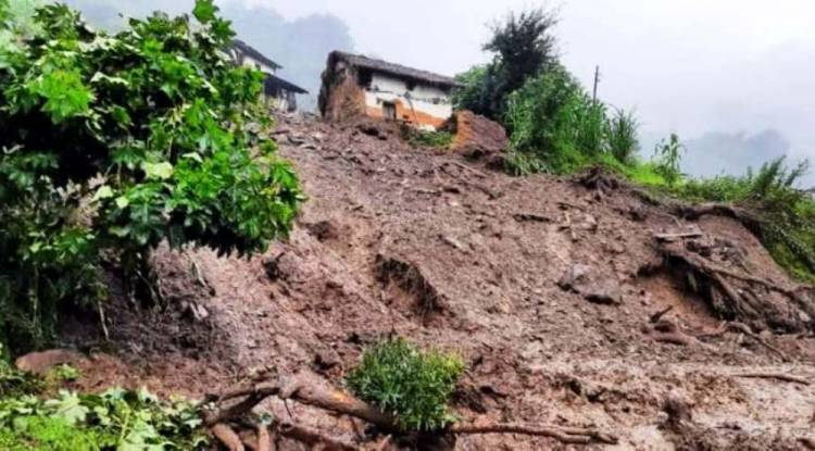    पाल्पामा पहिरोले ५ घर पुरिदा १ जनाको मृत्यु, १ बेपत्ता