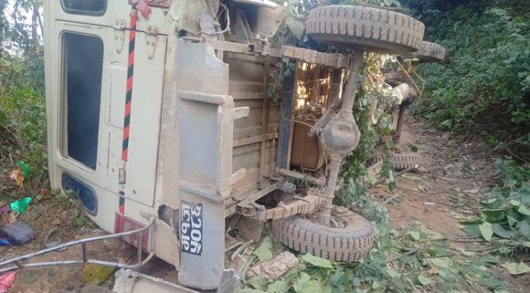 गुल्मीमा विवाहको गाडी दुर्घटना 
